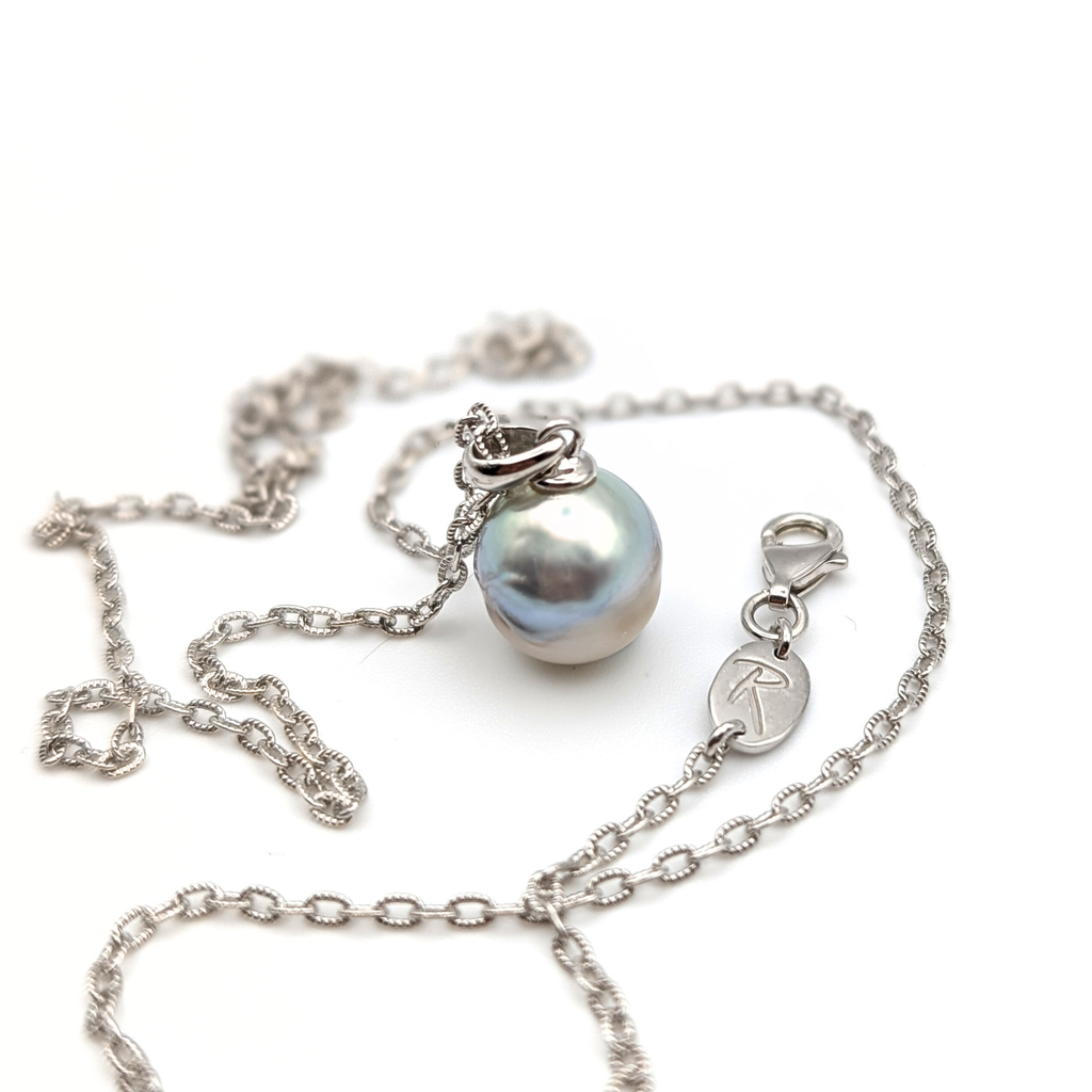 MOONMETAL Commanding 10.5mm South Sea Pearl Pendant Necklace