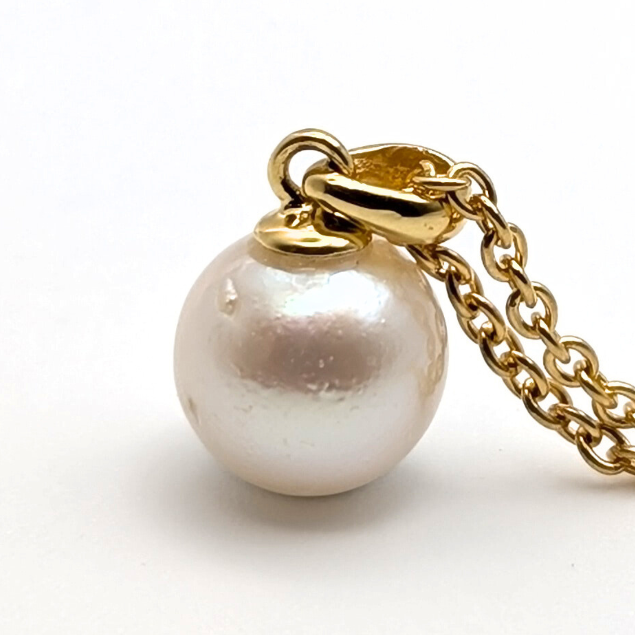 FLUSH 9mm White South Sea Pearl Pendant Necklace