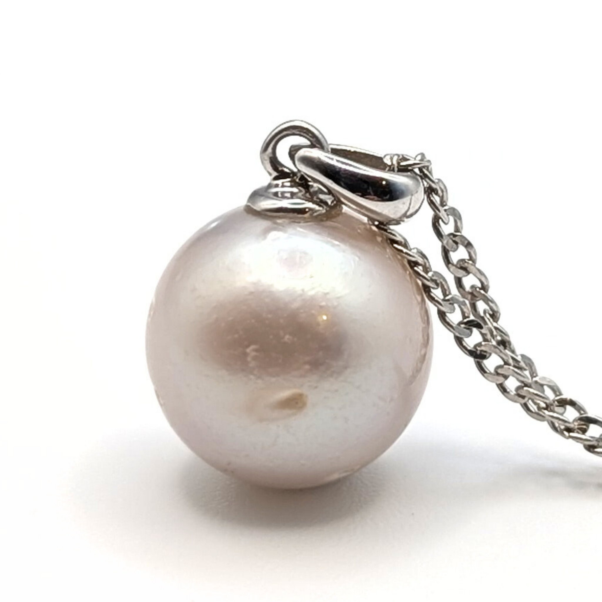 TWILIGHT Mighty Silver South Sea Pearl Pendant Necklace