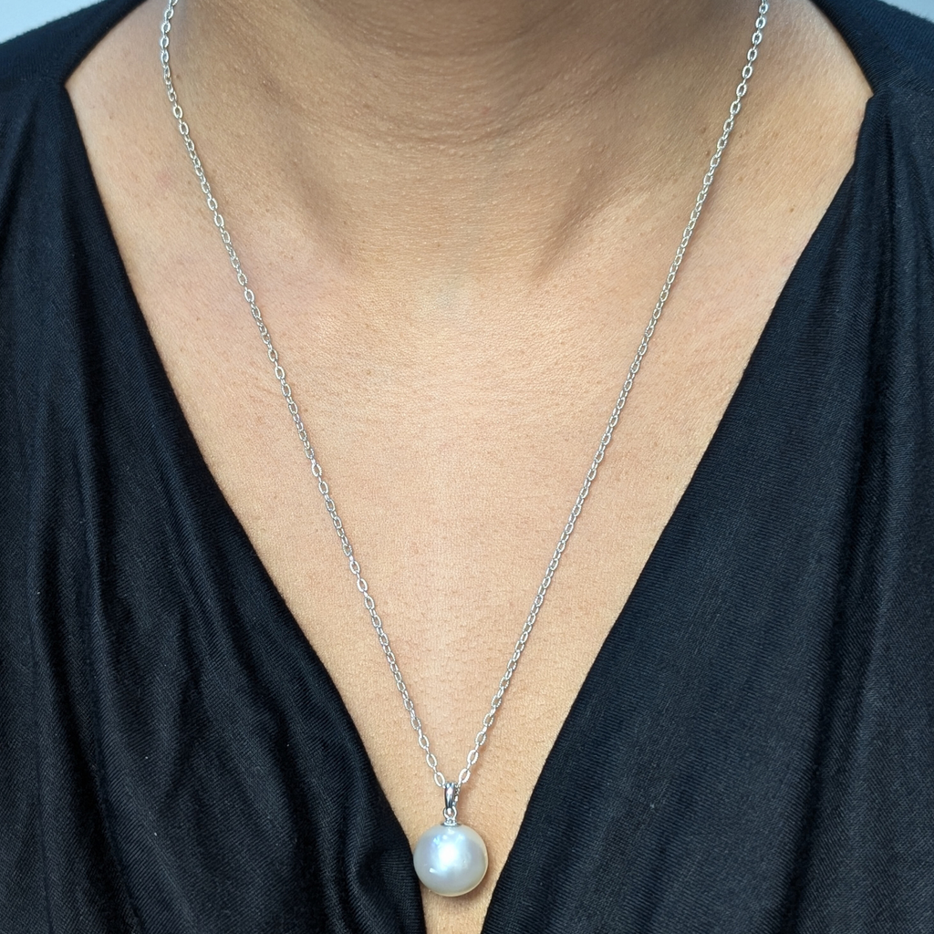 LUNAIRE Silver South Sea Pearl Pendant necklace