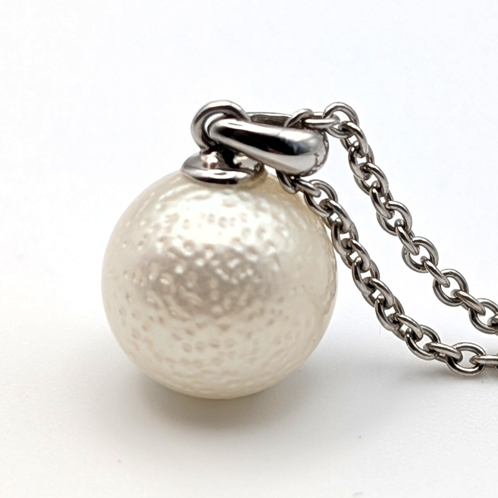 ASTRID 11mm White South Sea Pearl Pendant Necklace