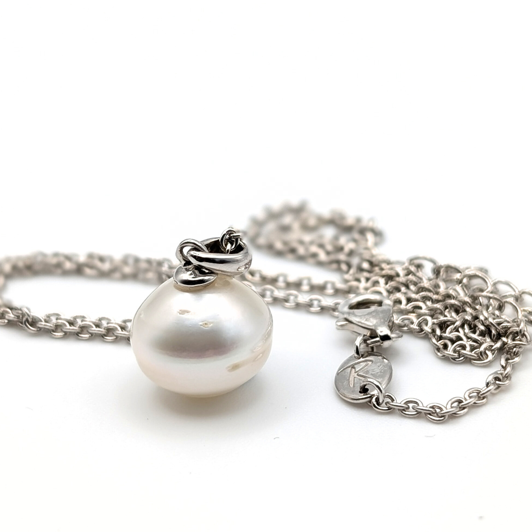 ELLIPSE 12mm White South Sea Pearl Pendant Necklace