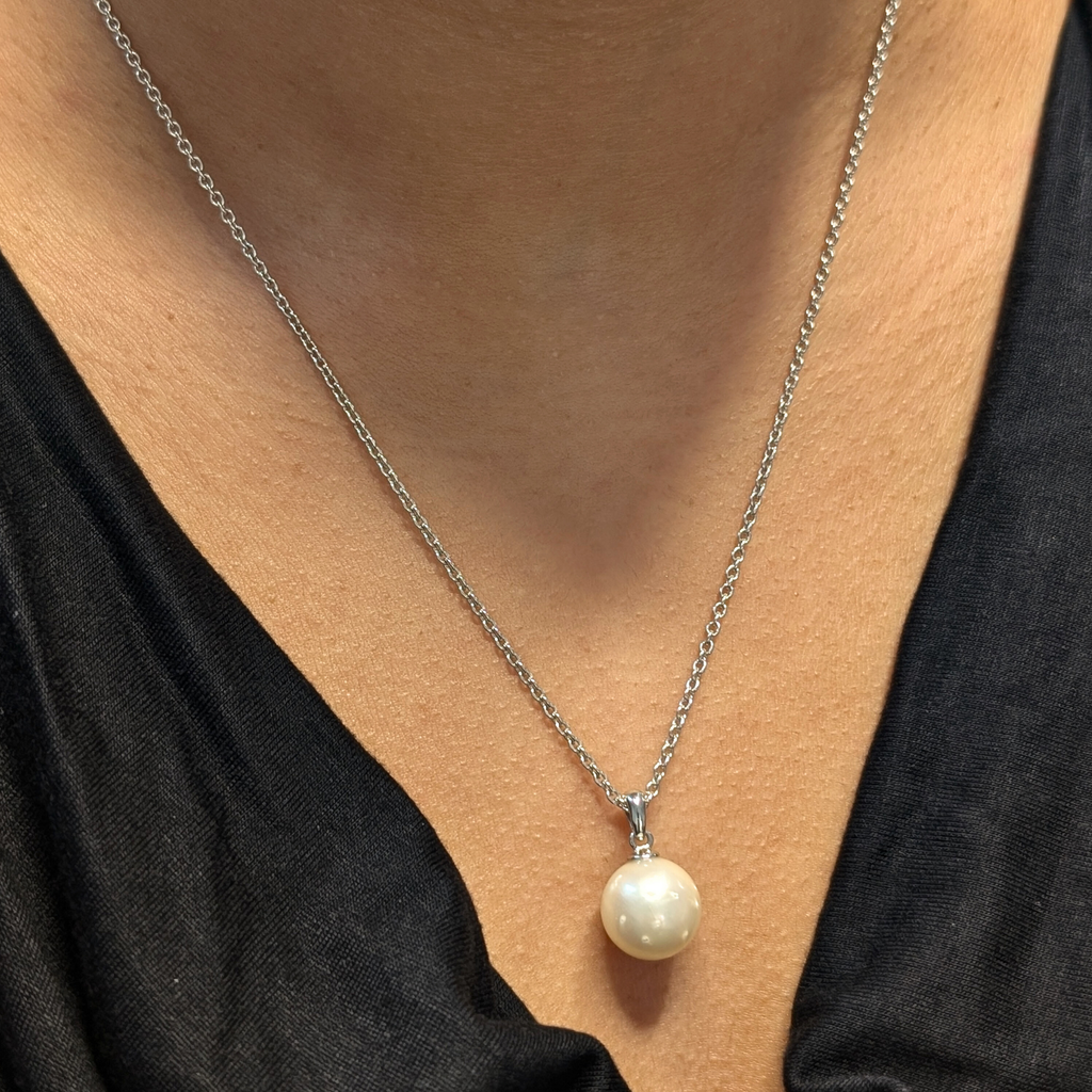 NEVE White South Sea Pearl Pendant Necklace