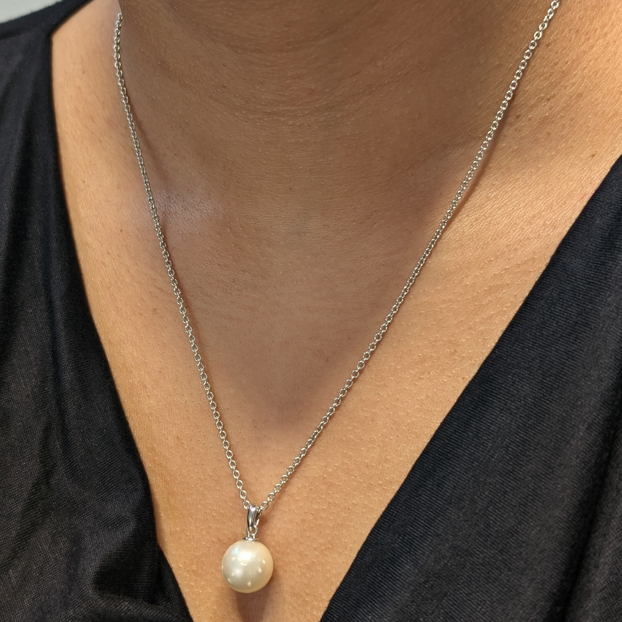 NEVE White South Sea Pearl Pendant Necklace