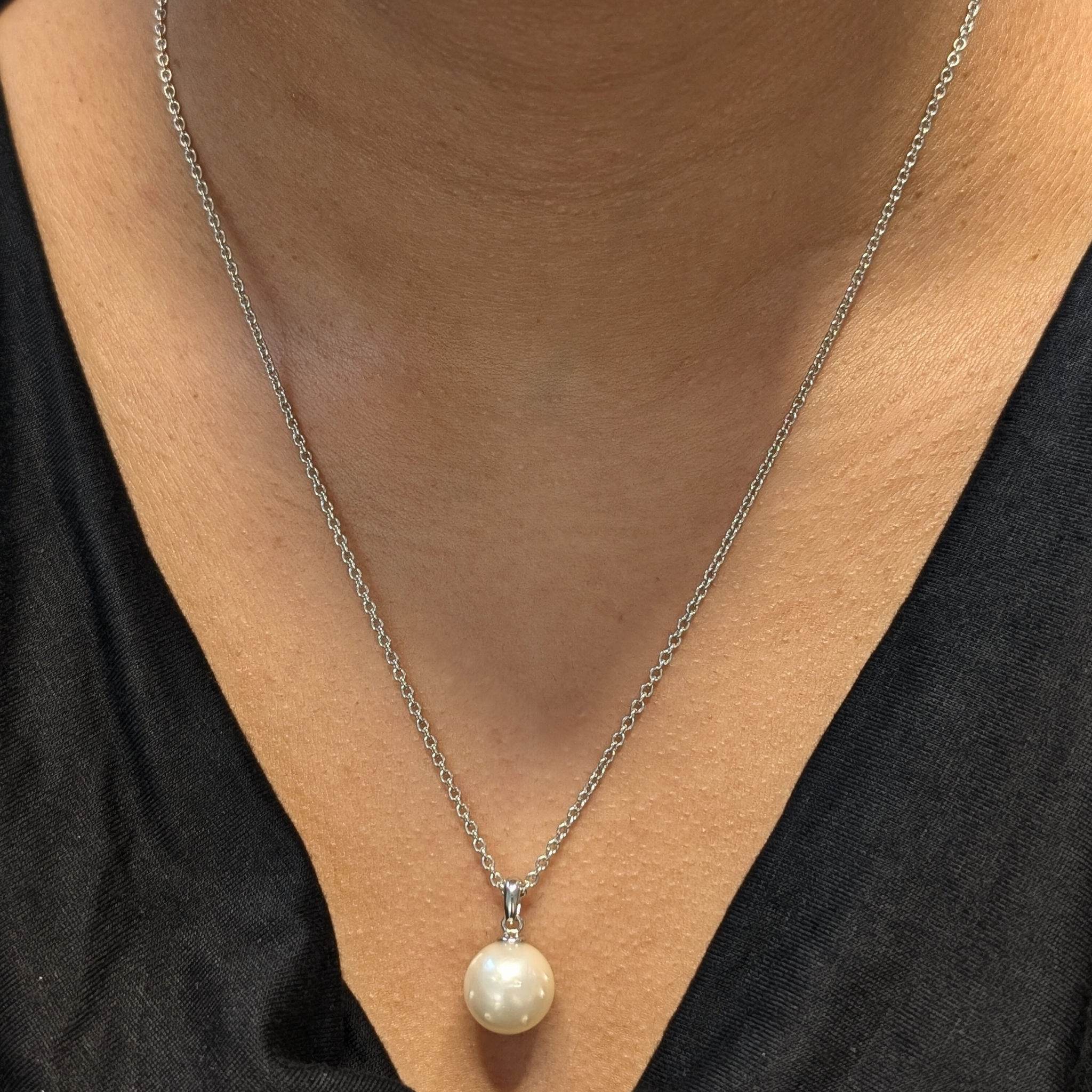 NEVE White South Sea Pearl Pendant Necklace