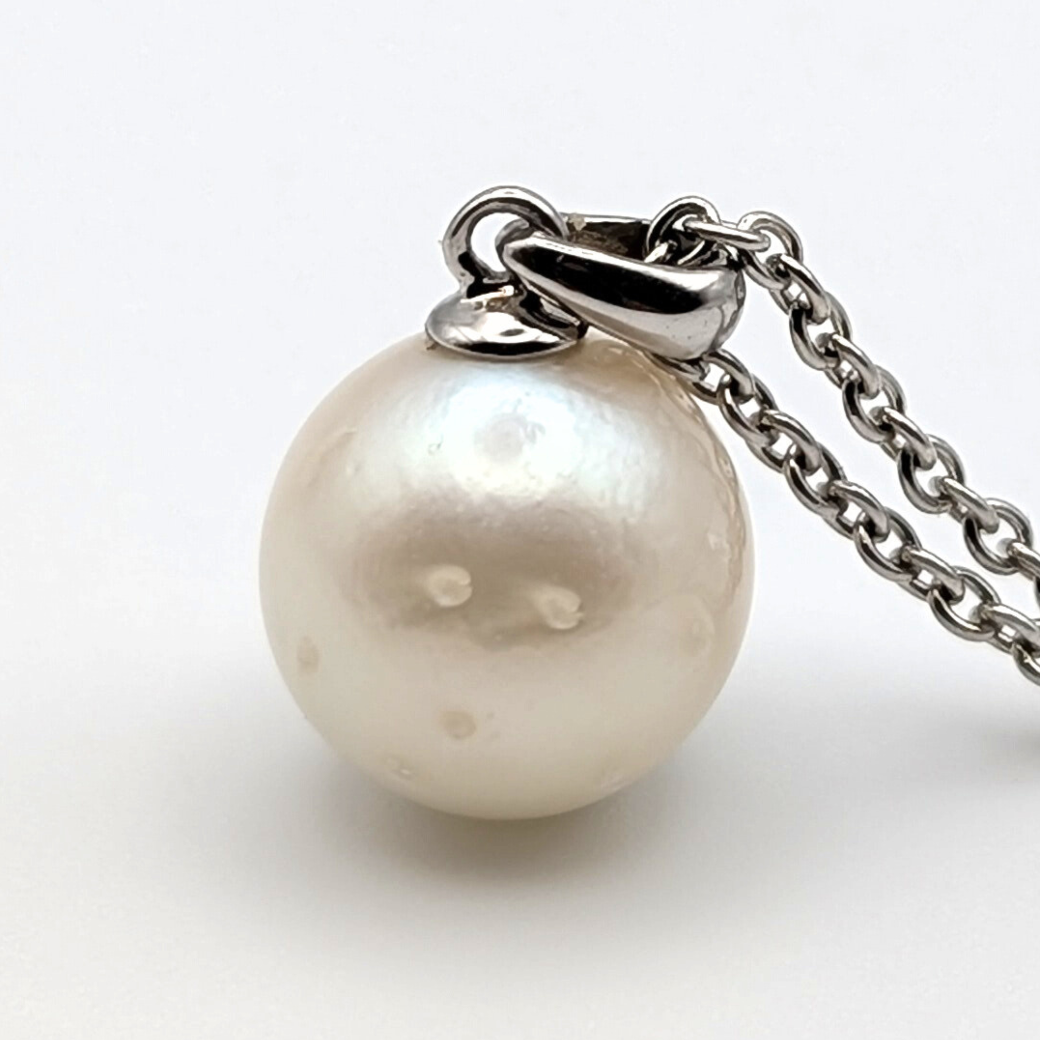 NEVE 11mm White South Sea Pearl Pendant Necklace