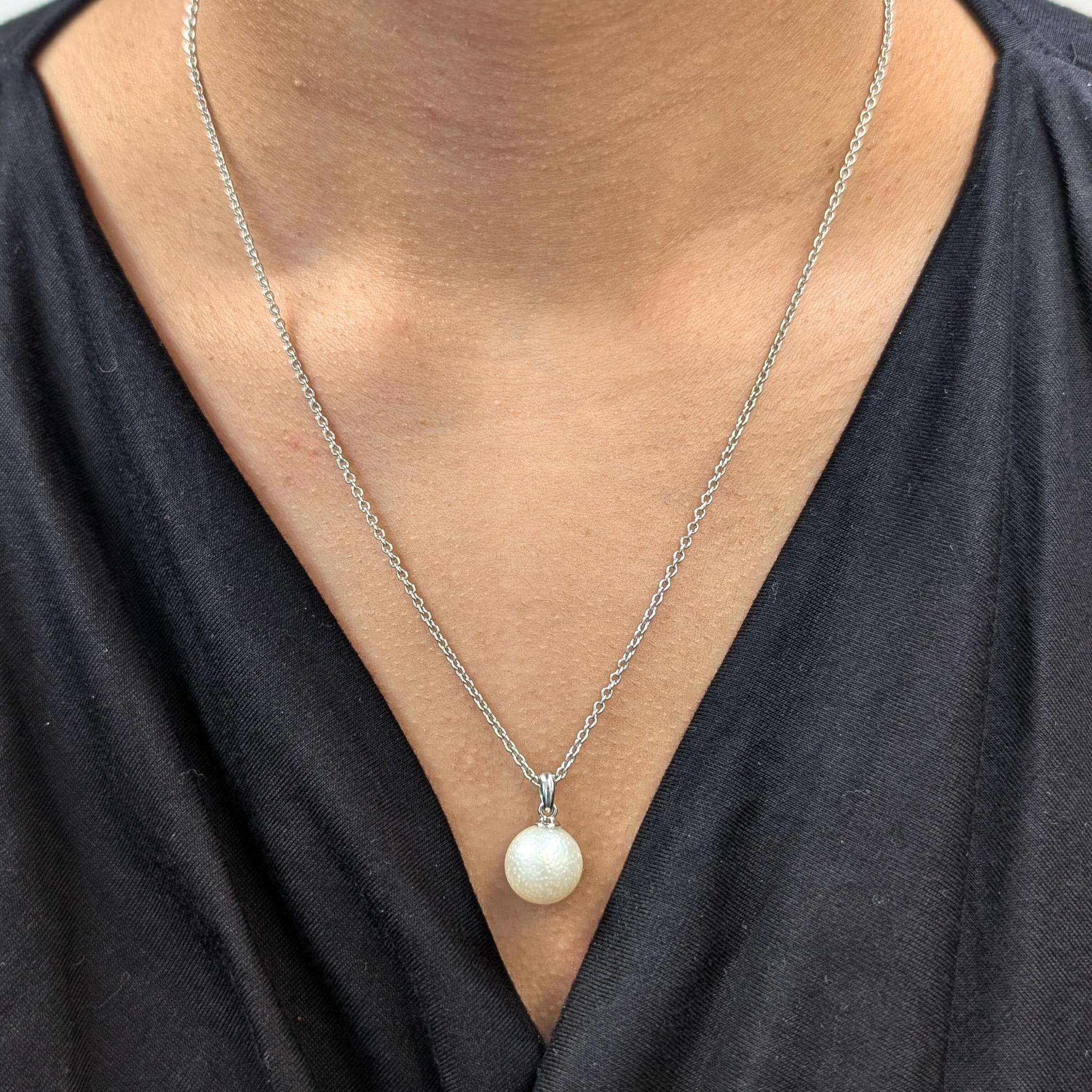 ASTRID White South Sea Pearl Pendant Necklace