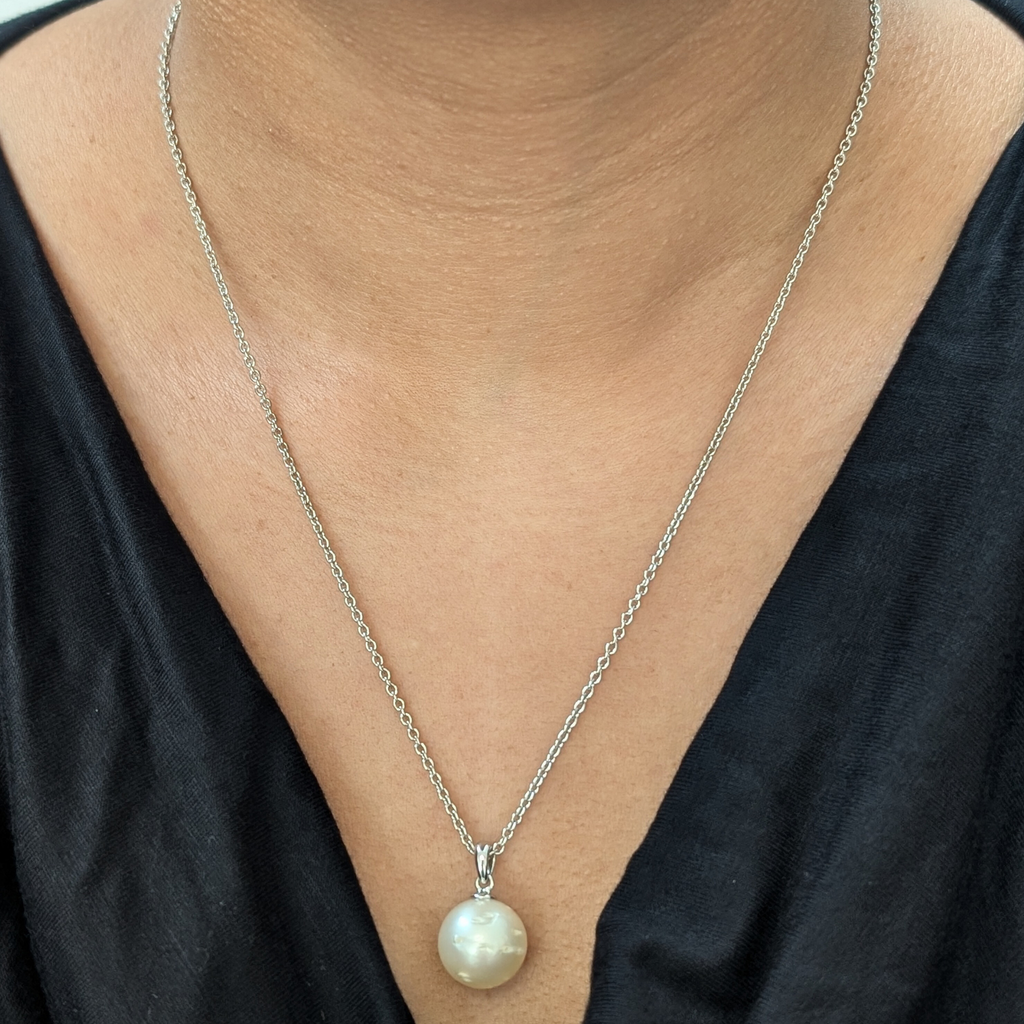 HEMISPHERE White South Sea Pearl Pendant Necklace