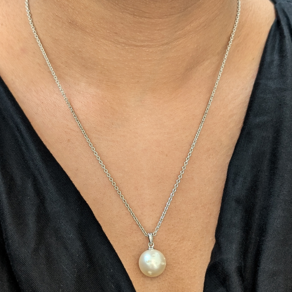 HEMISPHERE White South Sea Pearl Pendant Necklace