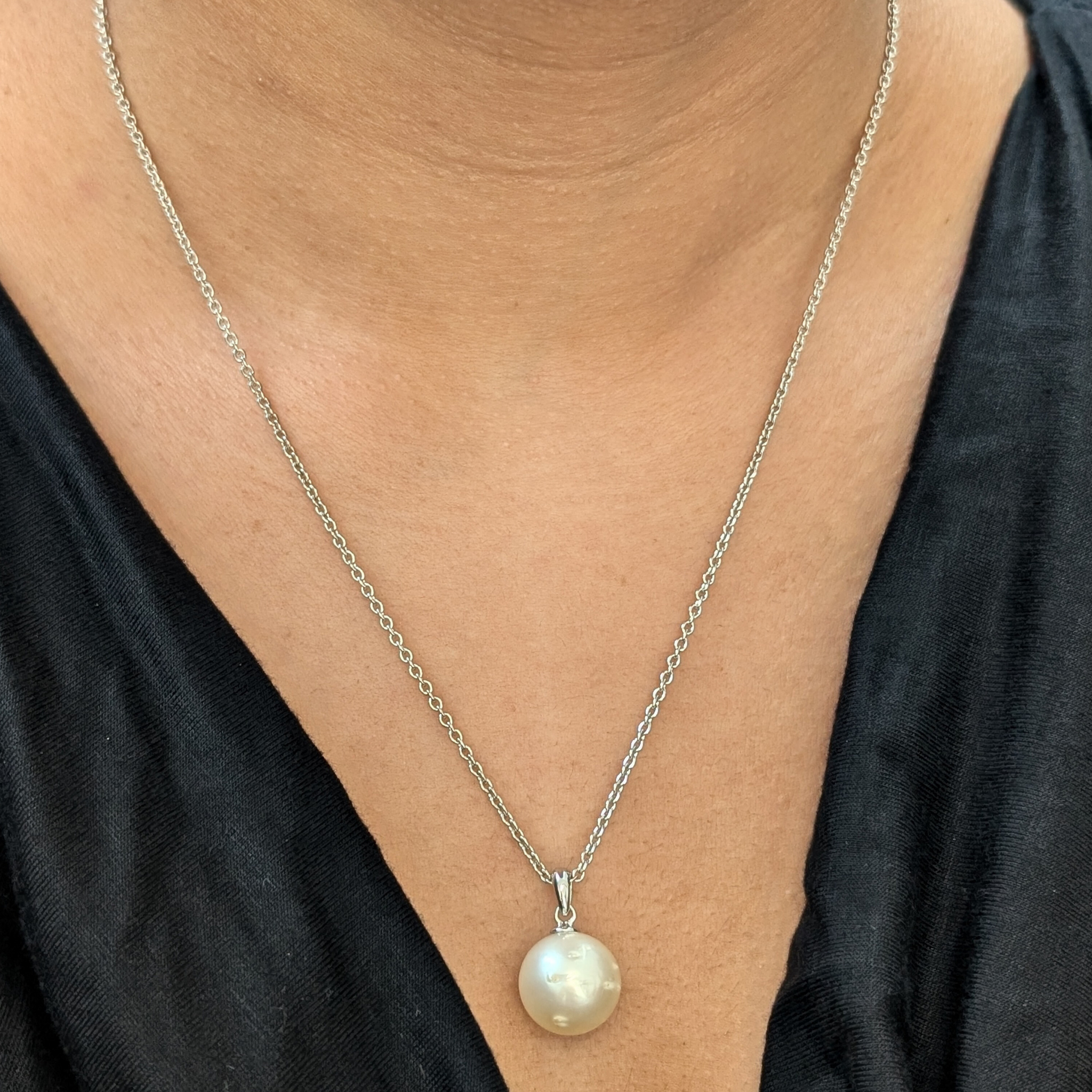 HEMISPHERE White South Sea Pearl Pendant Necklace