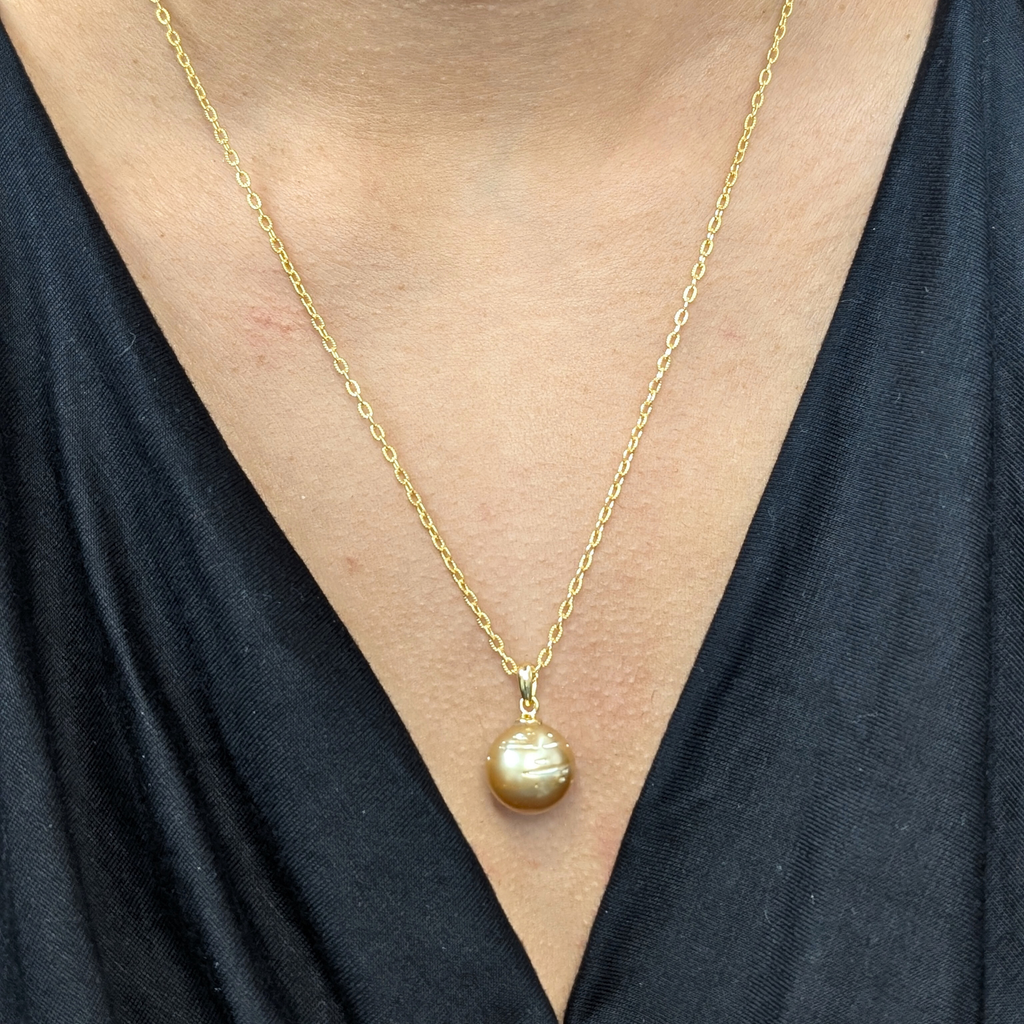 SCULPTURA Gold South Sea Pearl Pendant Necklace