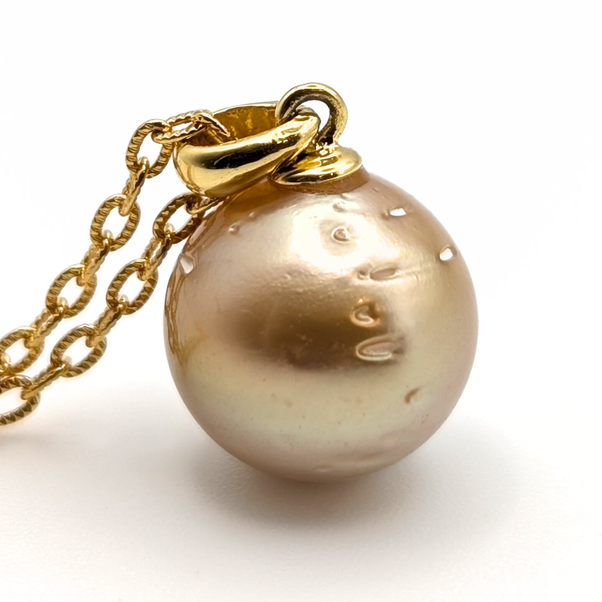 SCULPTURA 12mm Gold South Sea Pearl Pendant Necklace - view 5