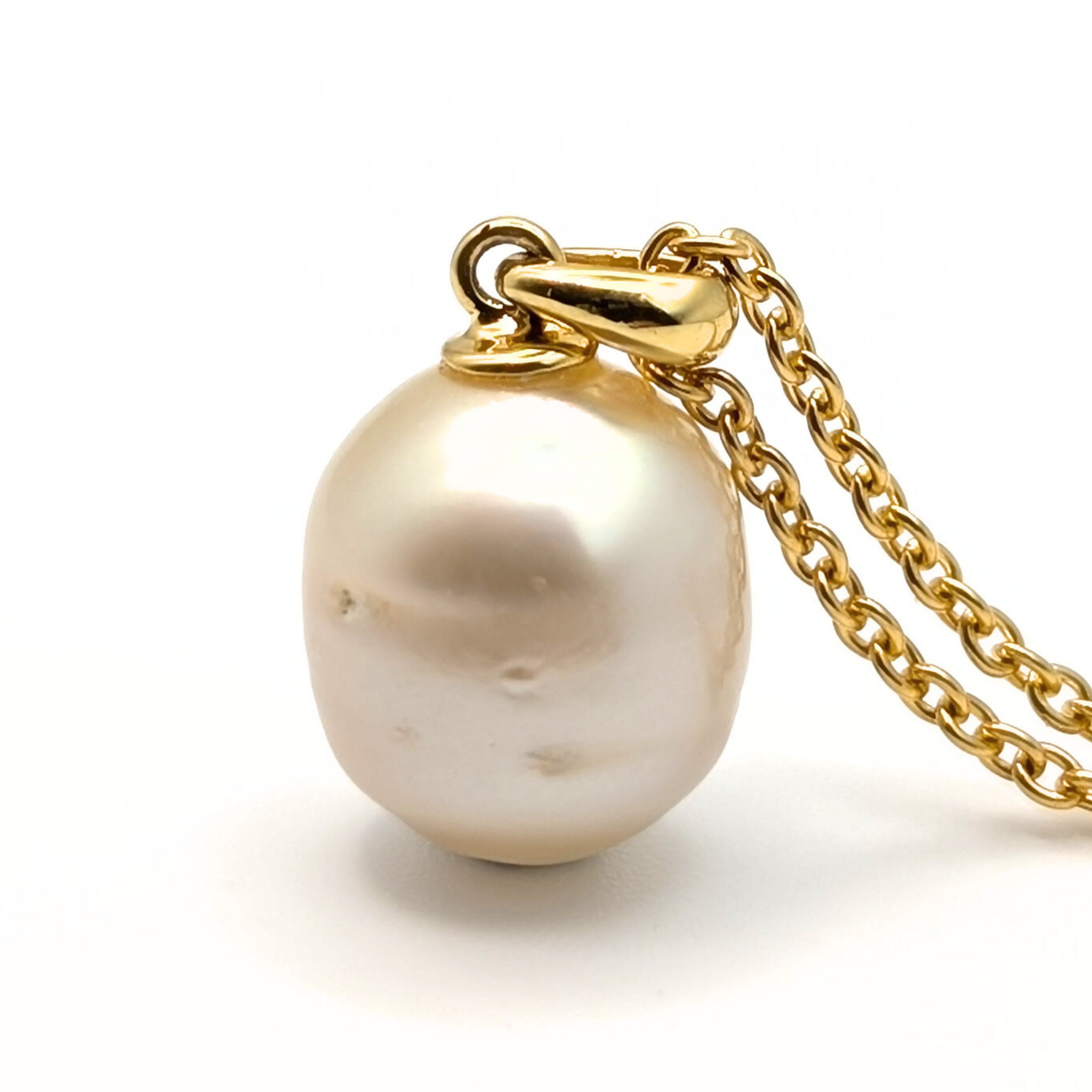 OPALINE 11mm Gold South Sea Pearl Pendant Necklace