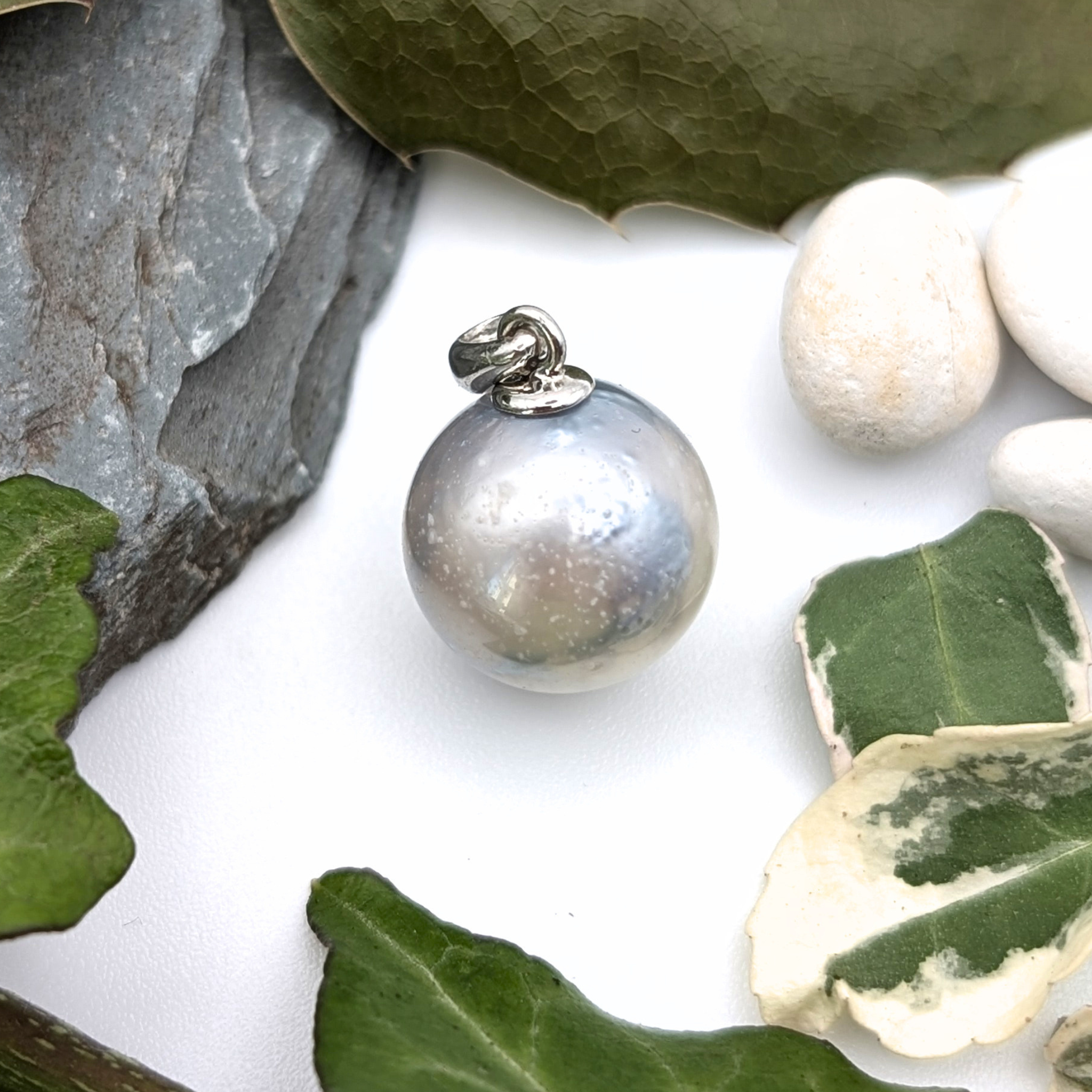 MORGANA 12mm Silver South Sea Pearl Pendant Necklace