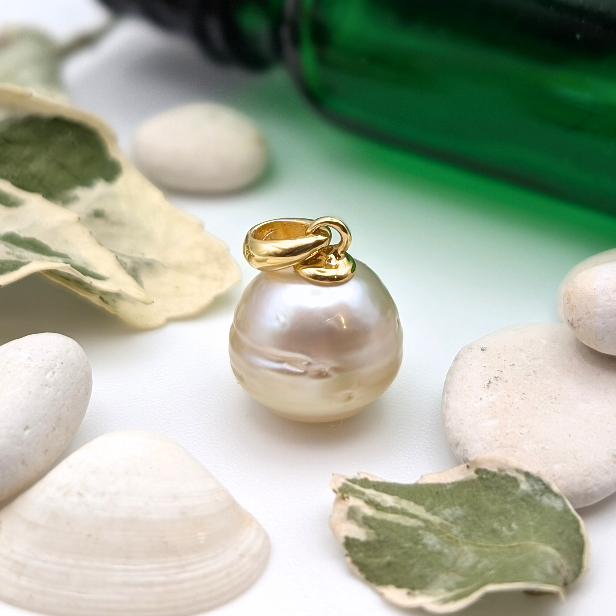 ÉLAN Light Gold? South Sea Pearl Pendant Necklace