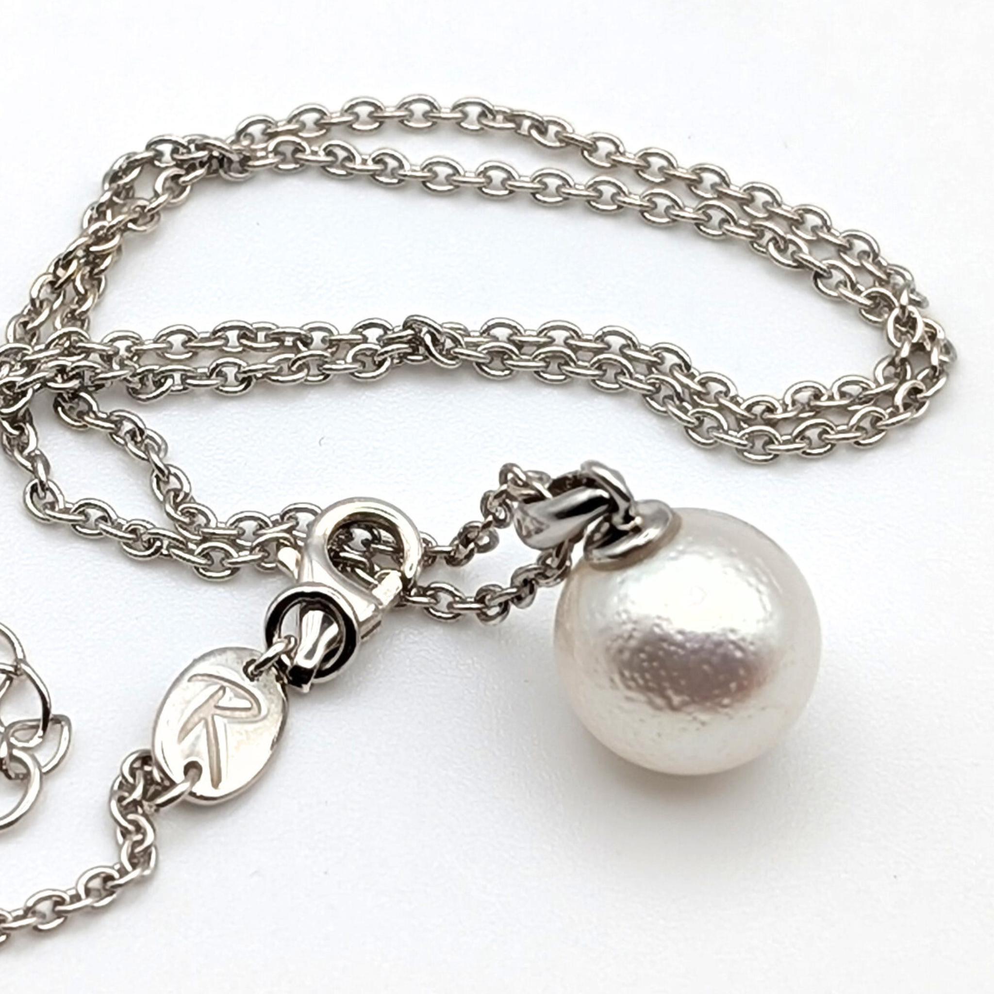 VIVA 10mm White South Sea Pearl Pendant Necklace